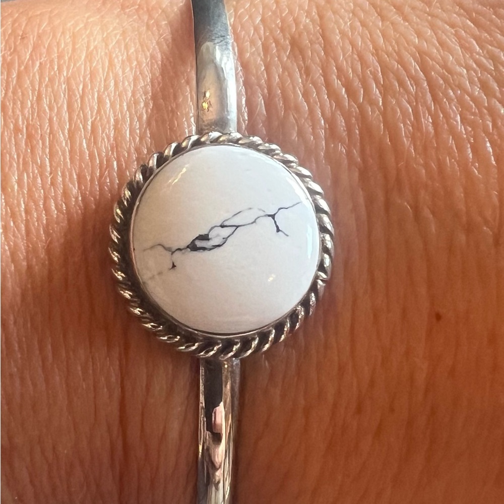 White Howlite Cuff Bracelet - Sterling silver